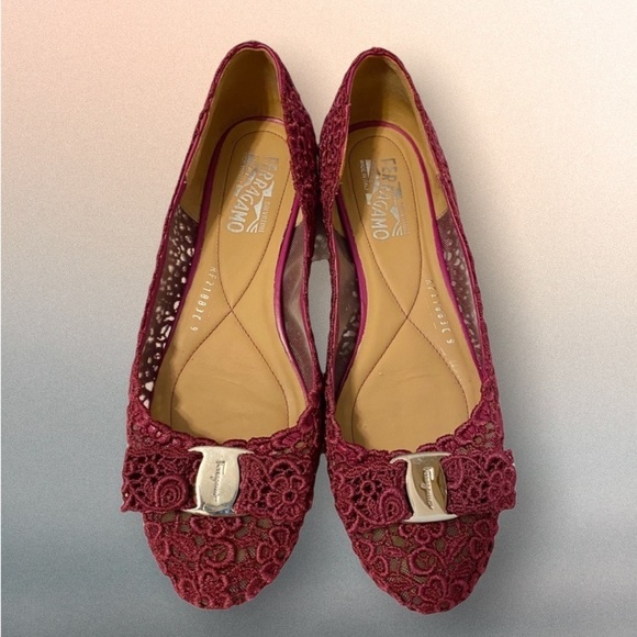 Salvatore Ferragamo flat shoes size 9 C